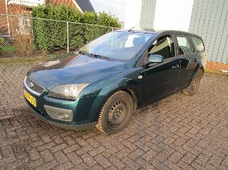 Vaurioauto  passenger cars Ford Focus 1.6 TDCI Navi Airco 2007/11