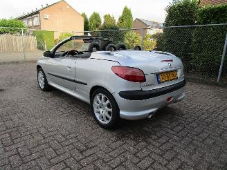 Peugeot 206 CC 2.0 16V Clima Leder picture 2