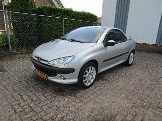 Peugeot 206 CC 2.0 16V Clima Leder picture 3