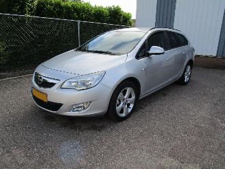 Coche accidentado Opel Astra 1.4 Turbo Navi 6-Bak 134.000 KM 2012/3