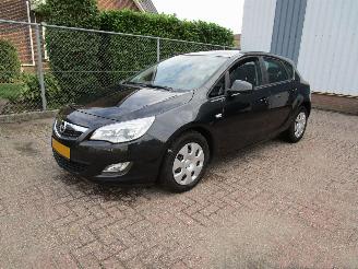 Vaurioauto  passenger cars Opel Astra 2.0 CDTI Navi Clima 170.000 KM 2012/6