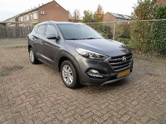 Hyundai Tucson 1.6 Navi Clima 6-Bak picture 3