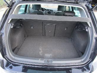 Volkswagen Golf 1.2 TSI High-Line Navi Schadevrij picture 12