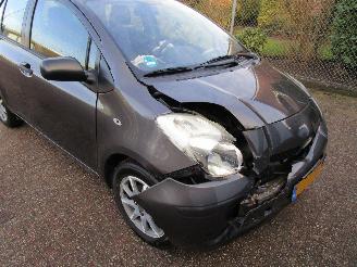 Toyota Yaris 1.3 VVT-I Airco Radio/CD 6-Bak picture 5