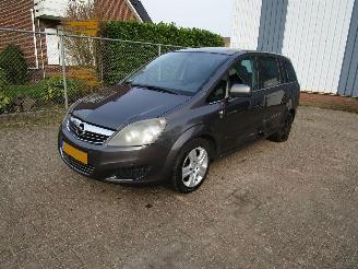 Vaurioauto  passenger cars Opel Zafira 2.2 Automaat Navi Airco 7-Pers. 2010/7