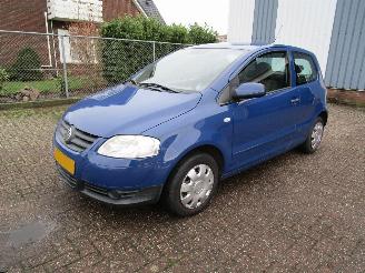 damaged passenger cars Volkswagen Fox 1.2 Airco Radio/CD 2009/1