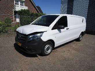 krockskadad bil bedrijf Mercedes Vito 110 CDI Extra lang 2021/9