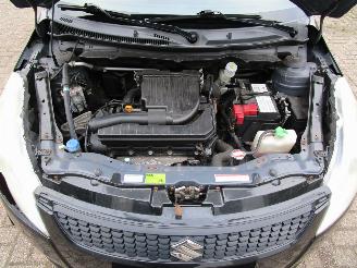Suzuki Swift Clima Radio/CD Nw Model 5-Drs picture 9