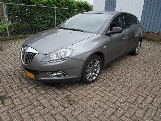 Voiture accidenté Lancia Delta 1.8 16V Automaat Leder Navi Clima Nw APK 2011/4
