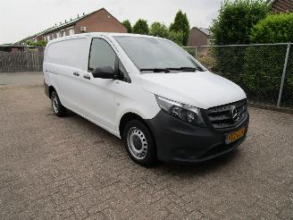 Mercedes Vito 111 CDI Lang Navi Airco picture 3