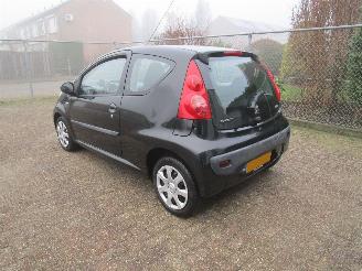 Peugeot 107 Airco Radio/CD 3-Drs picture 2