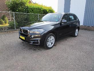 Vaurioauto  passenger cars BMW X5 4.0 Hybride AWD Leder Navi 2015/12