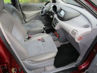 Nissan Almera-tino 2.2 DCI Clima Camera Radio/CD 6-Bak picture 7