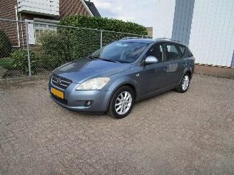 Coche accidentado Kia Ceed 1.6 CRDI Navi Airco Radio/CD 2009/5