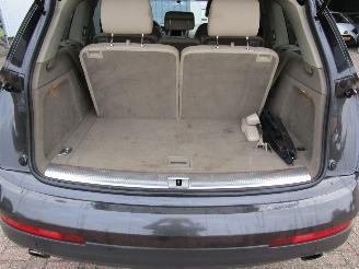 Audi Q7 4.2 FSI Quattro 5+2 picture 20