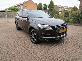 Audi Q7 4.2 FSI Quattro 5+2 picture 3