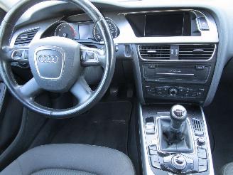 Audi A4 2.0 TDI Navi Schadevrij 6-Bak picture 9