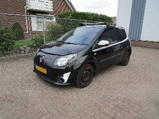 Vaurioauto  passenger cars Renault Twingo Airco Radio/CD 2011/11