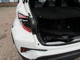 Toyota C-HR 1.8 Hybride Bi-Tone Parelmoer picture 10