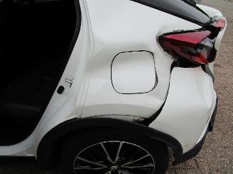 Toyota C-HR 1.8 Hybride Bi-Tone Parelmoer picture 9