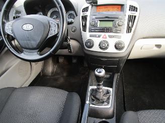 Kia Ceed 1.6 CRDI Navi Airco picture 14