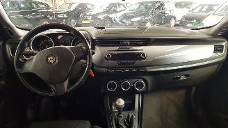 Alfa Romeo Giulietta 1.4 TB 16V   BENZ 1.368CC 88KW 120PK picture 7