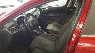 Alfa Romeo Giulietta 1.4 TB 16V   BENZ 1.368CC 88KW 120PK picture 9