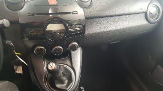 Mazda 2 1.3 16V MZR  BENZ 1.349CC 62KW 84PK picture 9