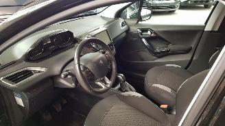 Peugeot 208 1.2 VTI 12V PURETECH   BENZ 1.199CC 60KW 82PK picture 9
