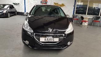 Peugeot 208 1.2 VTI 12V PURETECH   BENZ 1.199CC 60KW 82PK picture 2
