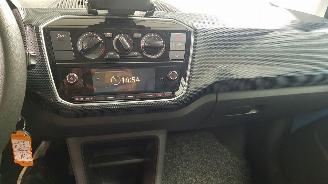 Volkswagen Up! 1.0 12V  BENZ  999CC 44KW 60PK picture 10