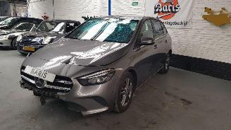 Unfallwagen Mercedes B-klasse 1.3 B-160 TURBO 16V  BENZ 1.332CC 80KW 109PK 2020/10