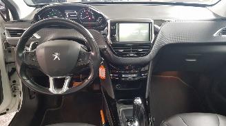 Peugeot 2008 1.2 Pure Tech Blue Lease Executive picture 8