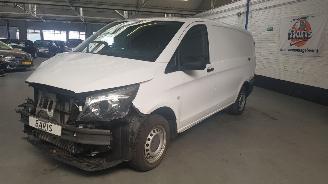 damaged passenger cars Mercedes Vito VITO 116 CDI 2018/4