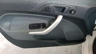 Ford Fiesta 1.4 16V  BENZ 1.388CC 71KW 97PK picture 8