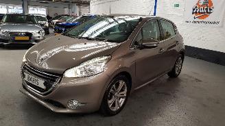  Peugeot 208 1.6 VTI 16V  BENZ 1.598CC 88KW 120PK 2014/1