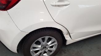 Mazda 2 1.5 SKYACTIV-G 90   BENZ 1.496CC 66KW 90PK picture 5