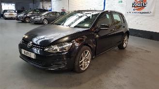 Schadeauto Volkswagen Golf 1.6 TDI BLUEMOTION 16V AUT  DSL 1.598CC 81KW 110PK 2016/3