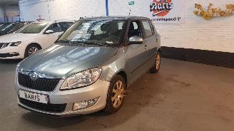 uszkodzony samochody osobowe Skoda Fabia 1.2i 12V  4DRS BENZ 1.198CC 51KW 69PK 2012/7
