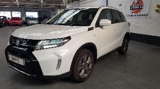 Damaged car Suzuki Vitara 1.4 BOOSTER JET TURBO 16V SHVS SUV  HYRIDE 1.373CC 95KW 129PK 4x4 2024/12
