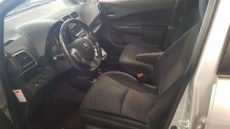 Toyota Verso S 1.33 16V AUT DUAL VVT-I MPV  BENZ 1.329 CC 73 KW 99 PK picture 9