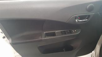 Toyota Verso S 1.33 16V AUT DUAL VVT-I MPV  BENZ 1.329 CC 73 KW 99 PK picture 8