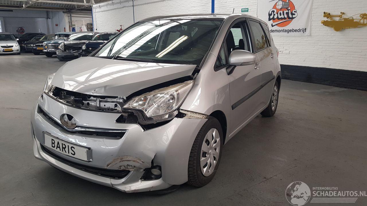 Toyota Verso S 1.33 16V AUT DUAL VVT-I MPV  BENZ 1.329 CC 73 KW 99 PK