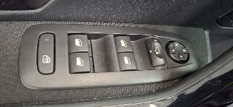 Peugeot 208 1.2 PureTech Blue Lease Executive picture 7