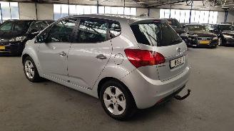 Kia Venga 1.6 CVVT 16V AUT MPV  BENZ 1.596CC 92KW 125PK picture 6