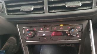 Volkswagen Polo 1.0 TSI 12V BLUEMOTION AUT 4DRS BENZ 999CC 85KW 116PK picture 13