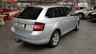 Skoda Fabia 1.0 TSI 12V COMBI 4DRS BENZ 999CC 70KW 95PK picture 4
