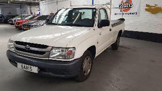 damaged commercial vehicles Toyota Hilux 2.5 D4-D   2WD    90 16V PICK-UP  DSL 2.494CC 65KW 88PK NAP... 2004/3