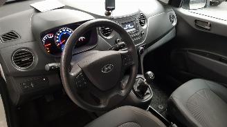 Hyundai I-10 1.0 12V  BENZ 998CC 49KW 67PK picture 10