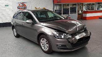 Damaged car Volkswagen Golf 1.2 TSI 16V COMBI  BENZ 1.197CC 63KW 86PK 2015/8